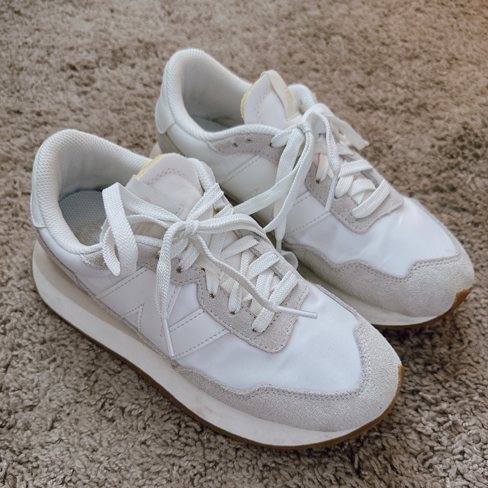 New Balance 237 Sneaker - Women’s